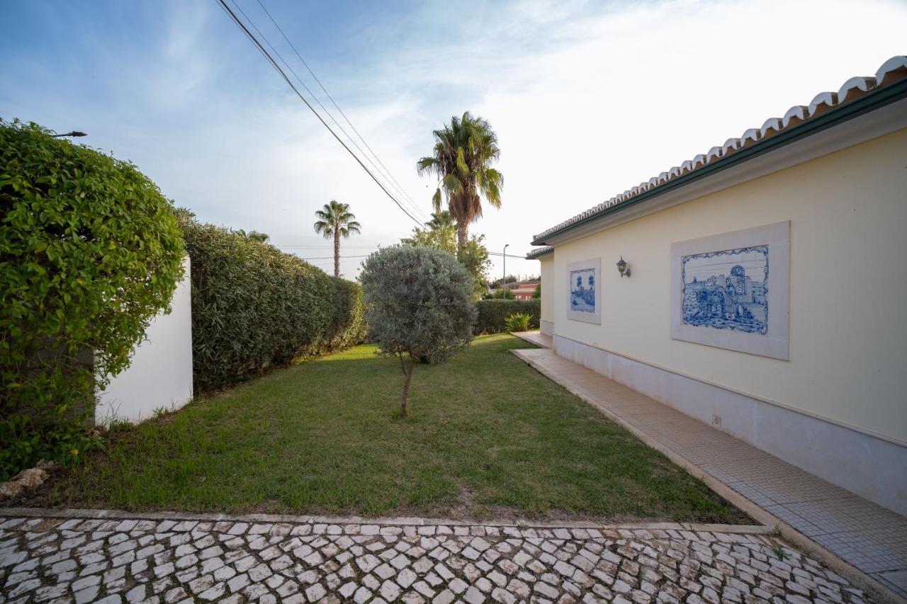 A Tipica Casa De Ferias Villa Parchal Exterior photo
